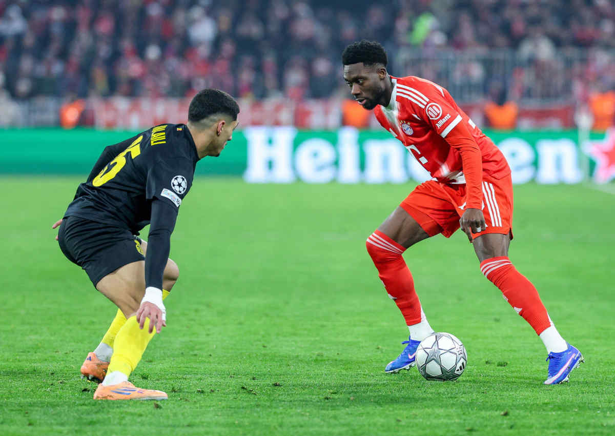 Zeigen die Bayern (im Bild: Alphonso Davies) bei der PSV Eindhoven eine Reaktion auf die BL-Pleite?