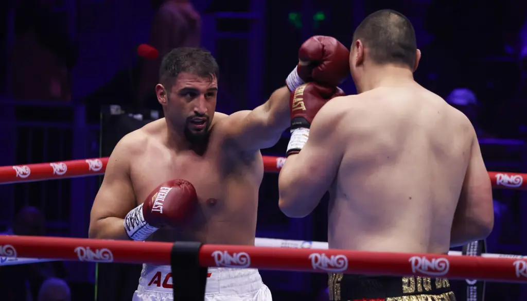 Kabayel vs. Knyba Uhrzeit Übertragung Prognose Wettquoten