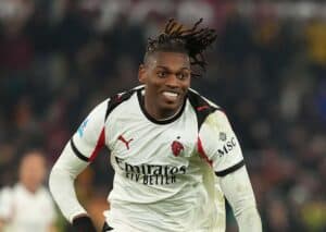 Ist die AC Milan (im Bild: Leao) gegen Bologna ein deutlicherer Favorit, als die Wettquoten vermuten lassen? (© Insidefoto / Alamy Stock Photo) Bologna AC Milan Tipp