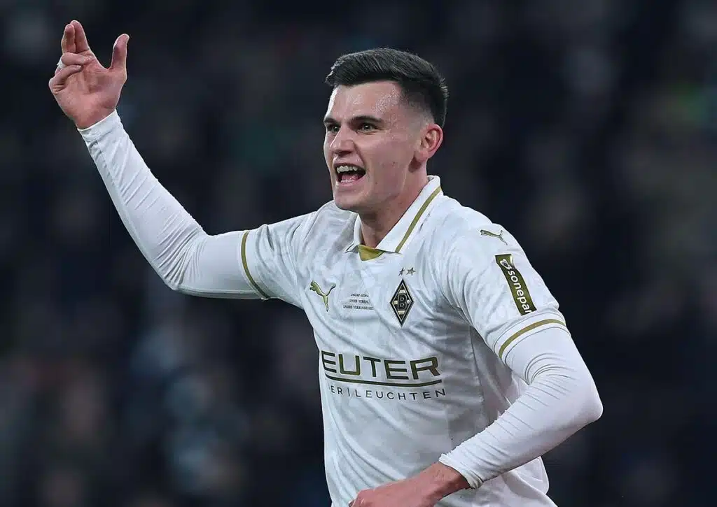 Muss sich Gladbach (im Bild: Engelhardt) gegen Freiburg geschlagen geben? (© ddp media GmbH/ Alamy Stock Photo) Freiburg Gladbach Tipp