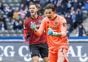 Kann Hannover 96 (im Bild: Nahuel Noll, Virgil Ghita) seinen Erfolgslauf auch gegen Dynamo Dresden fortsetzen? (© dpa picture alliance / Alamy Live News) Hannover vs. Dynamo Dresden Tipp