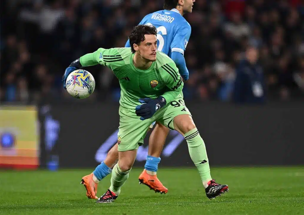 Kann AS Rom (im Bild: Mile Svilar) gegen Cremonese die Null halten? (© Domenico Cippitelli / Alamy Stock Photo) AS Rom Cremonese Tipp