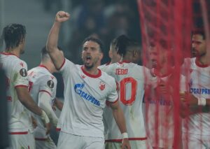 Nach dem 1:0 aus dem Hinspiel und dem 3:0 im Derby gegen Partizan am Wochenende: Lässt Roter Stern Belgrad auf dem Weg ins EL-Achtelfinale nichts mehr anbrennen? (© Pedja Milosavljevic / Alamy Stock Photo) Europa League Favoriten Tipps Rückspiele Playoffs 2025/26