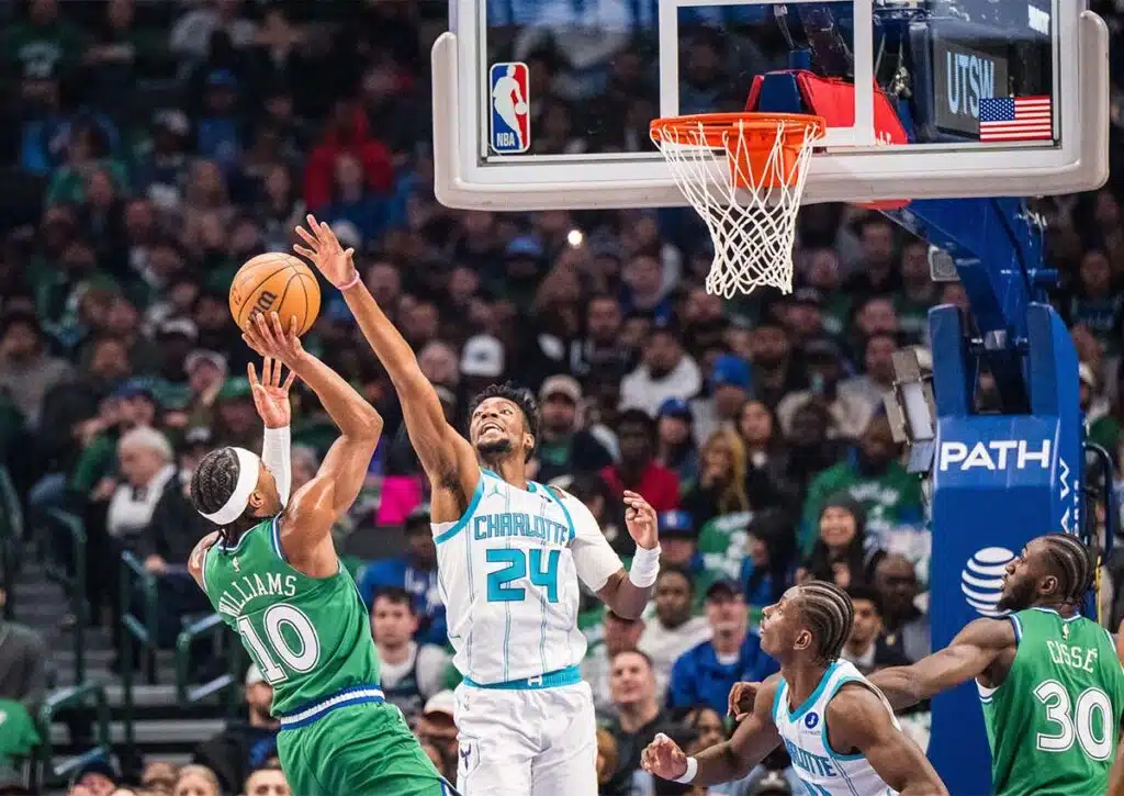 Brilliert Brandon Miller für die Hornets auf beiden Seiten des Courts? (© Associated Press / Alamy Live News) Hornets Pelicans Tipp