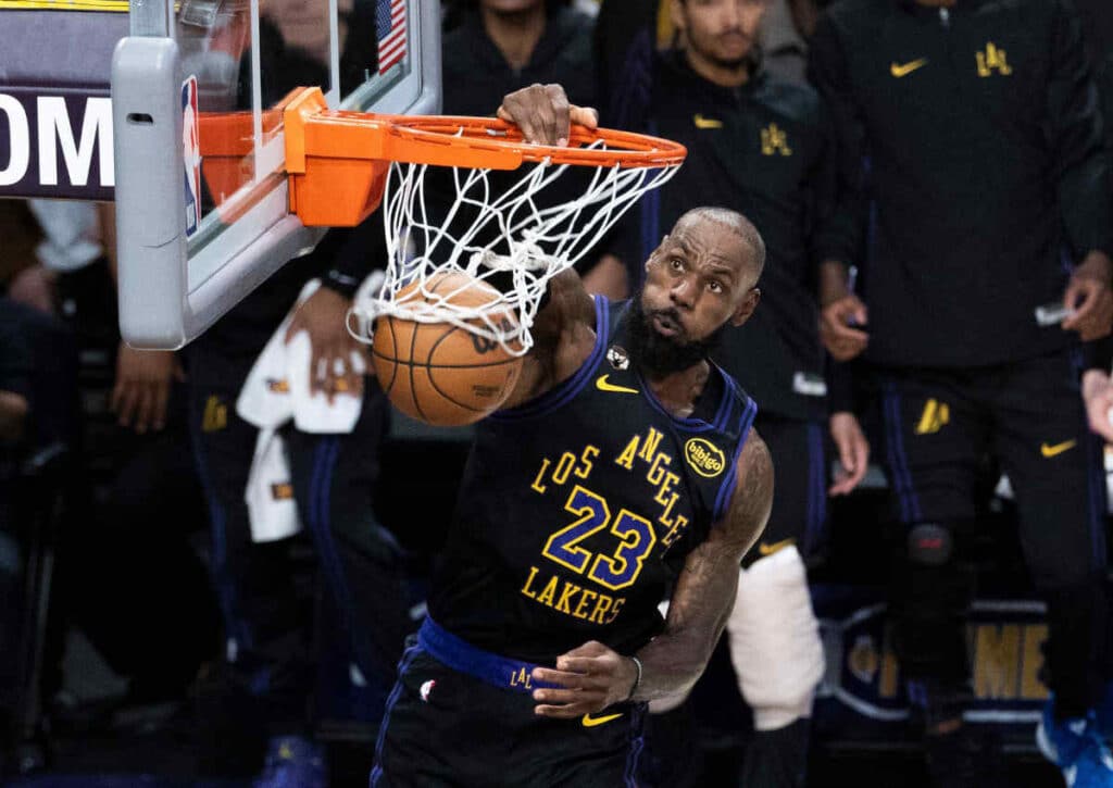 Sichern sich die LA Lakers (im Bild: LeBron James) gegen die Knicks einen wichtigen Sieg?