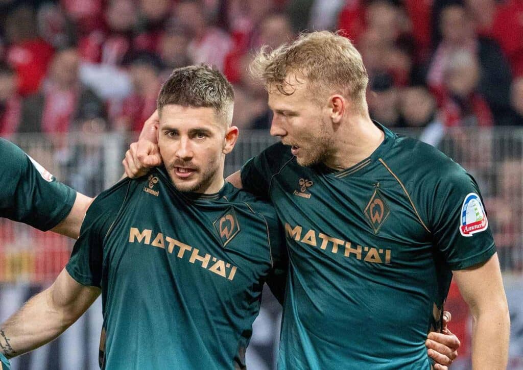 Wird Werder Bremen (im Bild: Schmid, Grüll) gegen Mainz der leichten Favoritenrolle gerecht? (© dpa picture alliance / Alamy Stock Photo) Werder Bremen Mainz Tipp