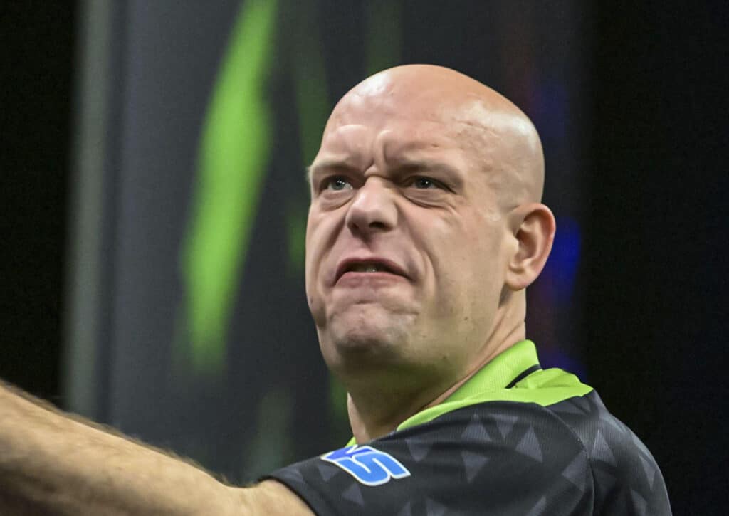 Liefert Bunting dem Favoriten van Gerwen (im Bild) eine schwere Herausforderung? (© imageBROKER.com / Alamy Stock Photo) Michael van Gerwen Stephen Bunting Tipp