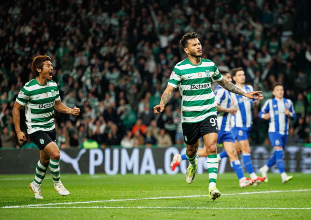 Kann Porto den 0:1-Rückstand aus dem Hinspiel nun im Rückspiel gegen Sporting Lissabon (im Bild: Luis Suarez) noch aufholen? (© Maciej Rogowski / Alamy Live News) Kann Porto den 0:1-Rückstand aus dem Hinspiel nun im Rückspiel gegen Sporting Lissabon (im Bild: Luis Suarez) noch aufholen?