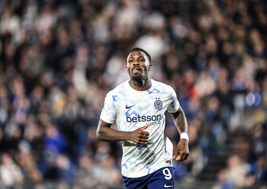 Fährt Ligaprimus Inter Mailand (im Bild: Marcus Thuram) gegen Cagliari den nächsten ungefährdeten Sieg ein? (© Tiziano Ballabio/Alamy Live News) Inter Mailand Cagliari Tipp