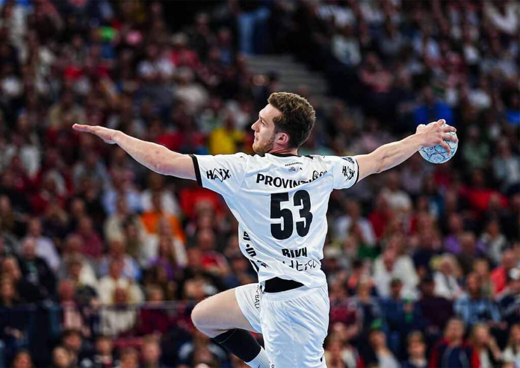 Lässt Kiel (im Bild: Nikola Bilyk) Leipzig am 29. Spieltag der Handball Bundesliga keine Chance? (© Eibner-Pressefoto / Alamy Stock Photo) Handball Bundesliga 29. Spieltag Wett-Tipps