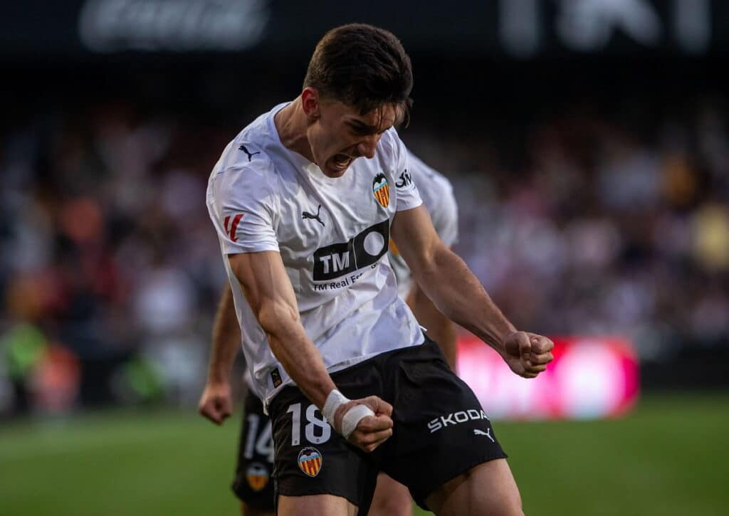 Weist Valencia (im Bild: Pepelu) eine mögliche B-Elf von Atletico Madrid in die Schranken? (© Action Plus Sports/Alamy Live News) Valencia Atletico Madrid Tipp