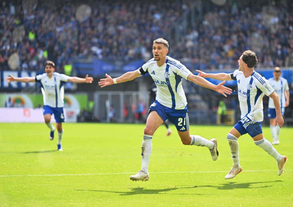 Glaubt die KI am 32. Spieltag in der 2. Bundesliga an den Aufstieg des FC Schalke 04? (dpa/Alamy Live News) Glaubt die KI am 32. Spieltag in der 2. Bundesliga an den Aufstieg des FC Schalke 04?