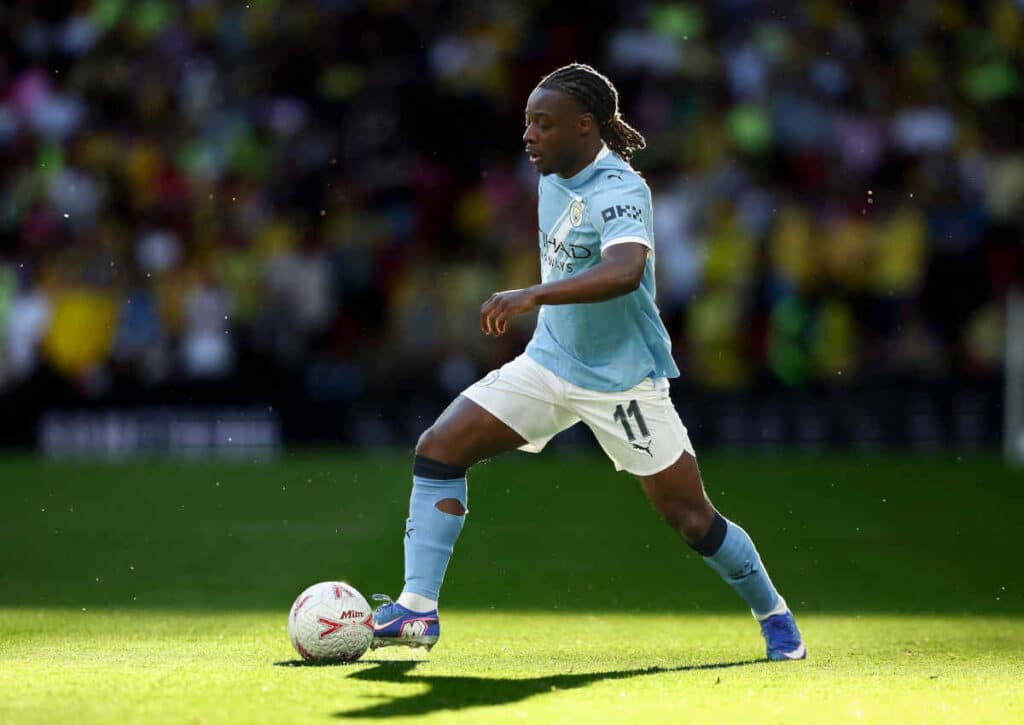 Arsenal hat vorgelegt - Manchester City (im Bild: Jeremy Doku) steht bei Everton unter Zugzwang! (© Every Second Media / Alamy Stock Photo) Arsenal hat vorgelegt - Manchester City (im Bild: Jeremy Doku) steht bei Everton unter Zugzwang!