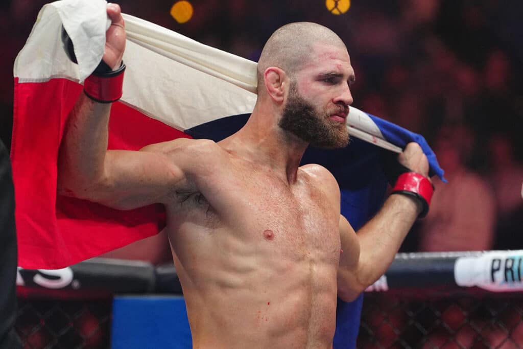 UFC 327 Übertragung Uhrzeit