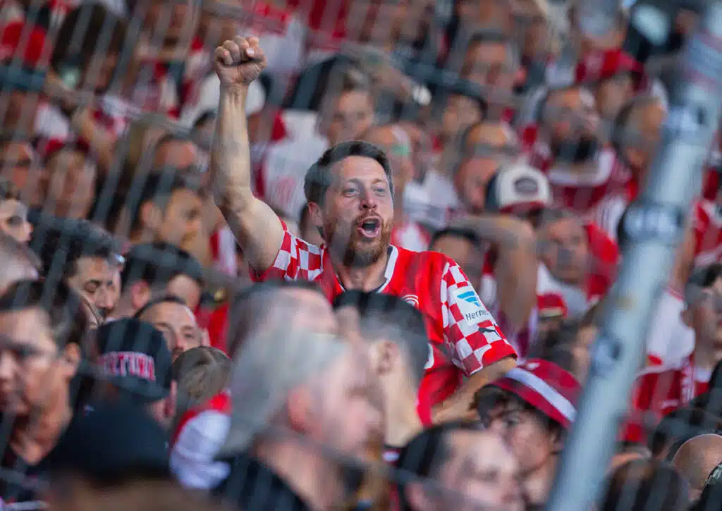 Fortuna-Urgestein Andreas Lambertz will wie die Düsseldorf-Fans den Klassenerhalt seines Herzensklubs feiern. (© Moritz Müller / Alamy Stock Photo) Andreas Lambertz Interview