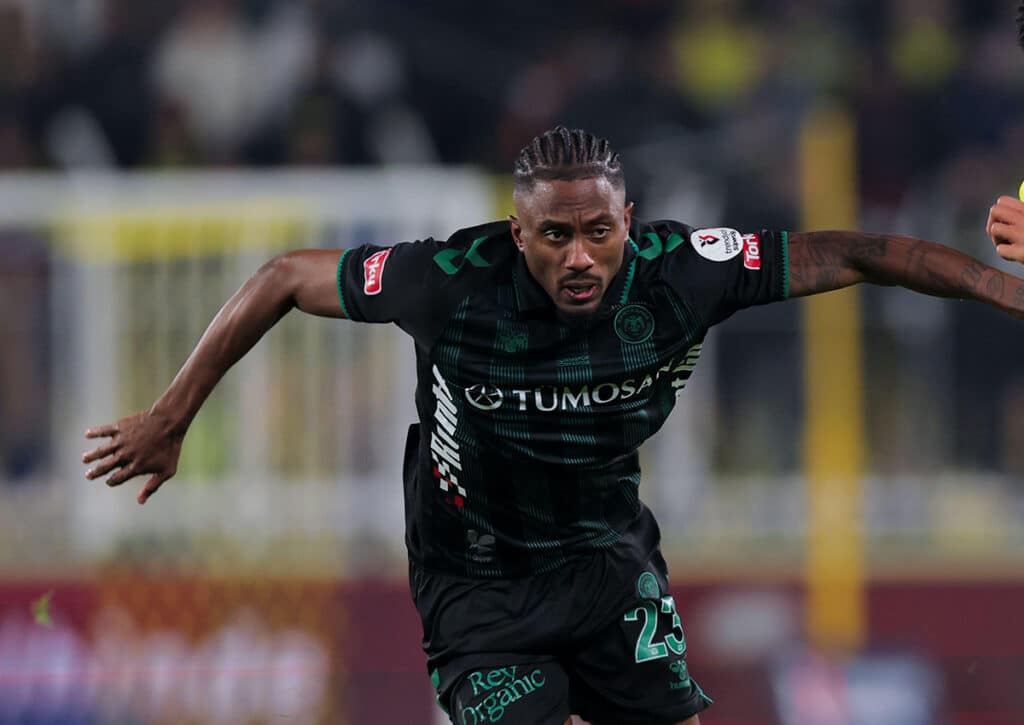 Kann Favoritenschreck Konyaspor (im Bild: Yhoan Andzouana) im Finale auch Trabzonspor alt aussehen lassen? (© BSR Agency / Alamy Live News) Trabzonspor vs. Konyaspor Tipp