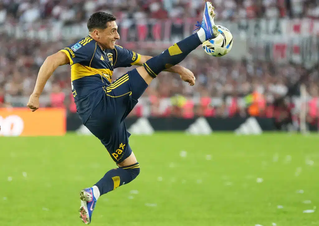 Können die Boca Juniors (im Bild: Miguel Merentiel) in dieser Saison wieder ein ernsthaftes Wörtchen um den Titel in der Copa Libertadores mitreden? (© Associated Press / Alamy Stock Photo) Barcelona SC vs. Boca Juniors Tipp