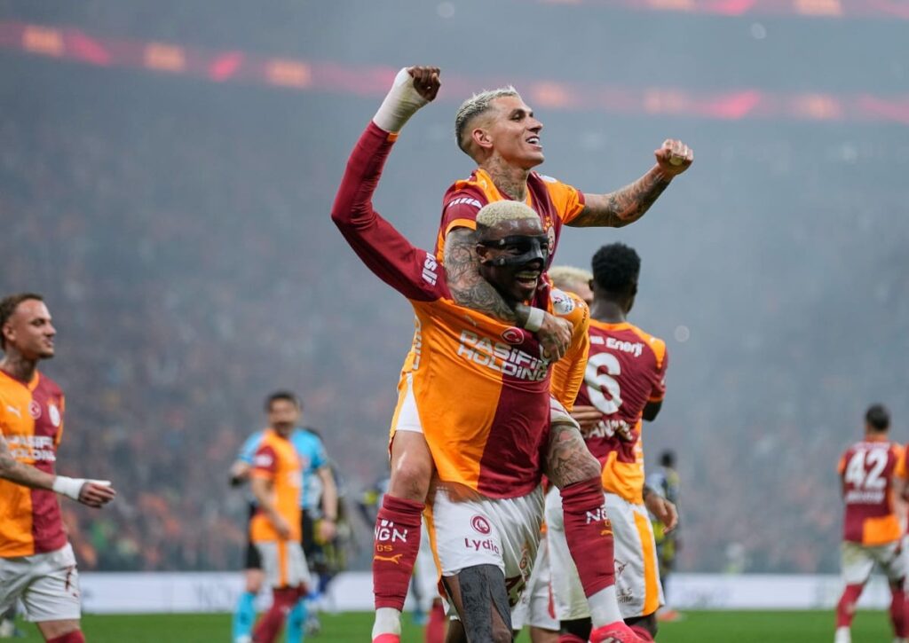 Nach dem Patzer von letzter Woche: Macht Galatasaray im Nachfassen am 33. Spieltag die Meisterschaft perfekt? (© Associated Press / Alamy Stock Photo) Süper Lig 33. Spieltag 2025/26 Wett-Tipps
