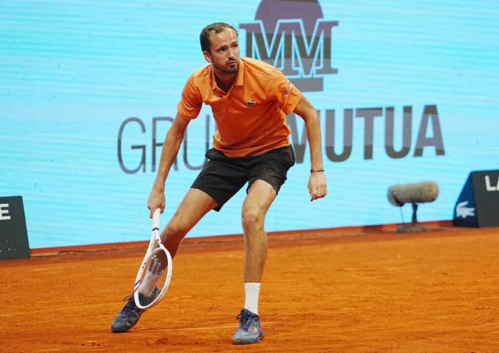 Wird Medvedev in Rom gegen den Spanier Llamas Ruiz seiner Favoritenrolle gerecht?