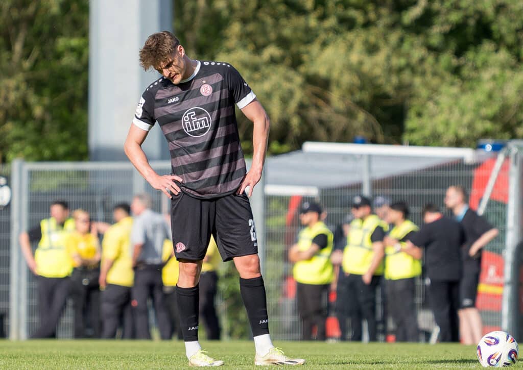 Kann RW Essen (im Bild: Marek Janssen) trotz Rückschlägen doch noch auf den Zug in die 2. Bundesliga aufspringen? (© dpa picture alliance archive / Alamy Stock Photo) RW Essen vs. Verl Tipp