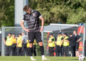 Kann RW Essen (im Bild: Marek Janssen) trotz Rückschlägen doch noch auf den Zug in die 2. Bundesliga aufspringen? (© dpa picture alliance archive / Alamy Stock Photo) RW Essen vs. Verl Tipp
