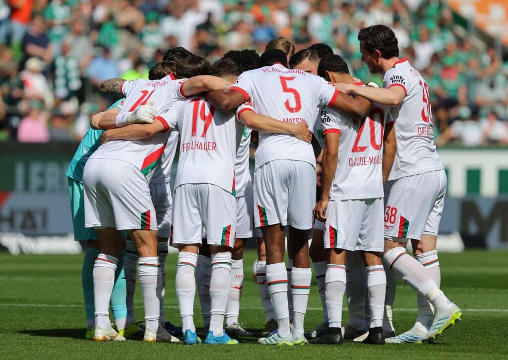 Schwört sich der FC Augsburg gegen Gladbach noch einmal für einen Angriff auf den Conference-League-Startplatz ein? (© dpa picture alliance archive / Alamy Stock Photo) Augsburg Gladbach Tipp