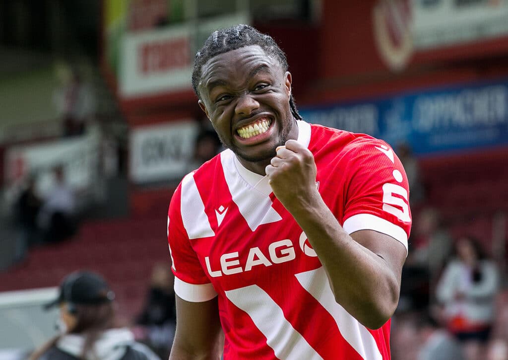 Macht Energie Cottbus (im Bild: Anderson Lucoqui) den letzten Schritt zum direkten Aufstieg in die 2. Bundesliga? (© dpa picture alliance archive / Alamy Stock Photo) 3. Liga 38. Spieltag Wett-Tipps