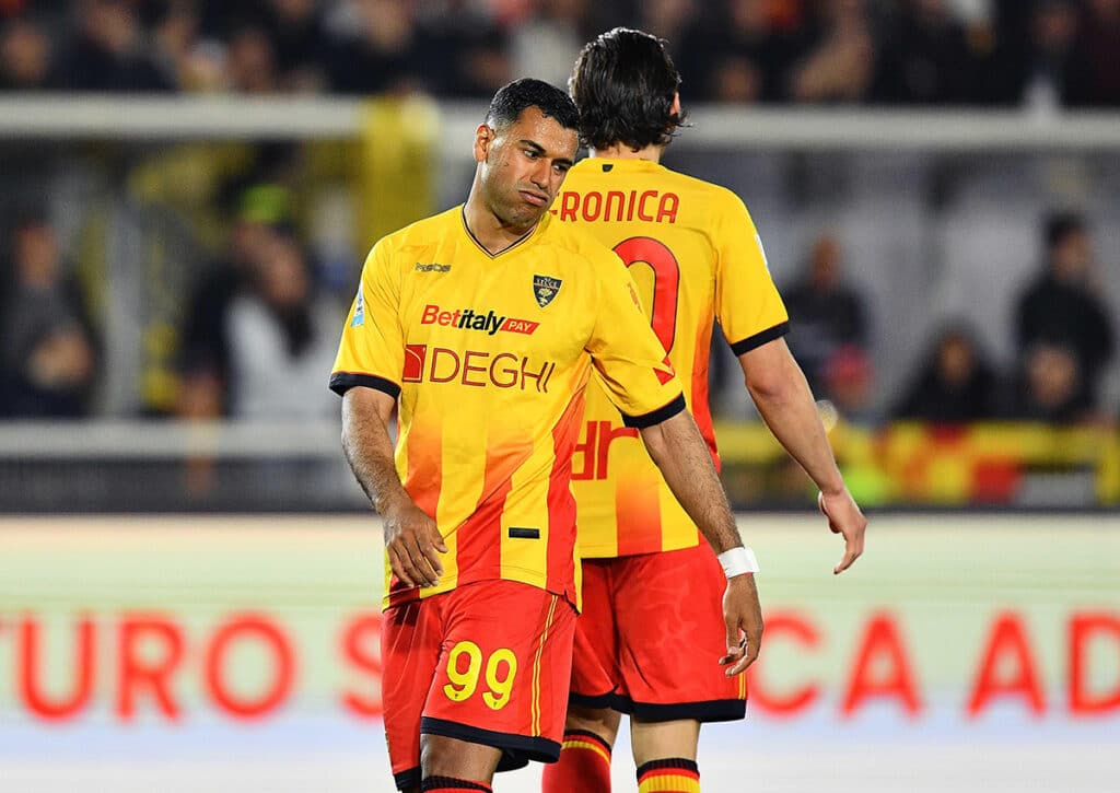 Kann Lecce (im Bild: Walid Cheddira) am letzten Spieltag der Serie A den Klassenerhalt fixieren? (© LaPresse / Alamy Live News) Lecce vs. Genua Tipp