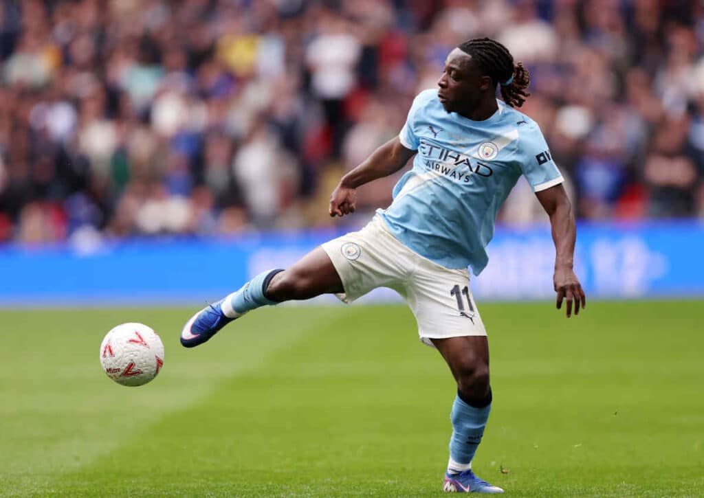 Manchester City (im Bild: Jeremy Doku) steht vor dem komplizierten Gastspiel in Bournemouth unter Zugzwang! (© Sportimage Ltd / Alamy Stock Photo) Manchester City (im Bild: Jeremy Doku) steht vor dem komplizierten Gastspiel in Bournemouth unter Zugzwang!