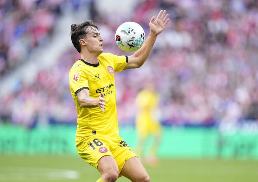Kann der Girona FC (im Bild: Alejandro Frances) den drohenden Abstieg am 38. Spieltag der La Liga doch noch abwenden? (© Independent Photo Agency / Alamy Stock Photo) La Liga 38. Spieltag 2025/26 Wett-Tipps