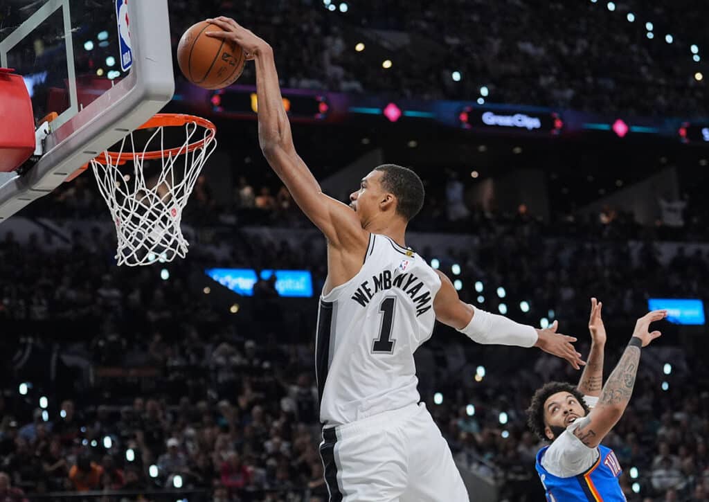 Kann Victor Wembanyama die San Antonio Spurs in Spiel 5 wieder auf die Siegerstraße führen? (© Associated Press / Alamy Stock Photo) Oklahoma City Thunder vs. San Antonio Spurs Tipp