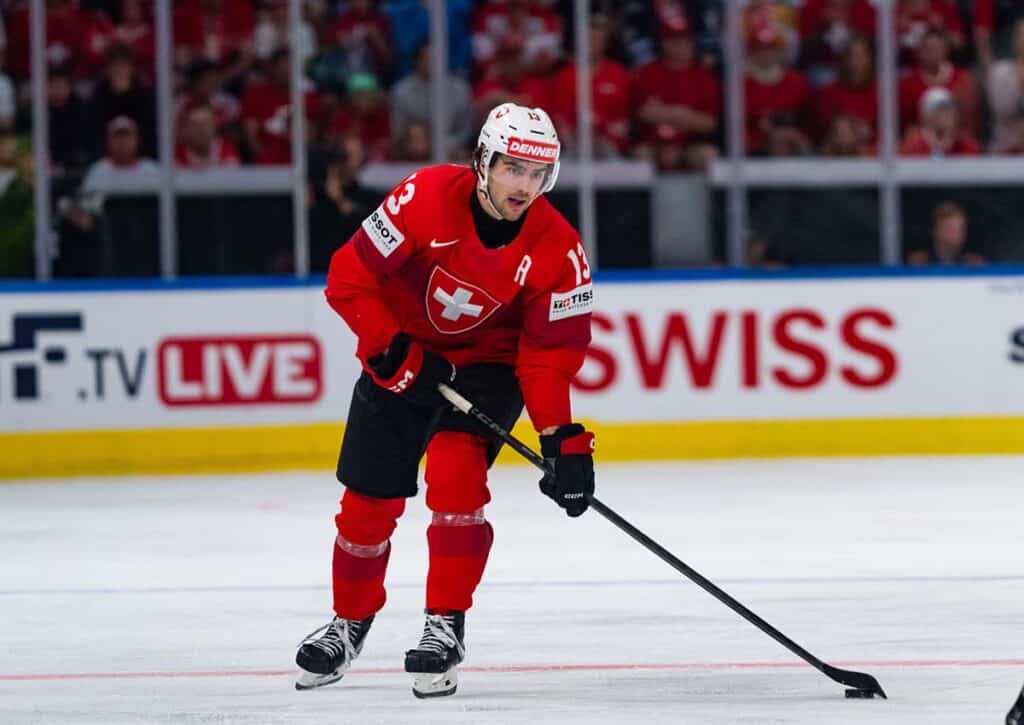Zeigt sich Hischier (im Bild) für die Schweiz gegen Schweden erneut torhungrig? (© BEAUTIFUL SPORTS Pressphoto Agency / Alamy Stock Photo) Schweiz Schweden Tipp