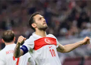 Im Auftaktspiel der Türkei gegen Australien sind sich Mensch und KI einig - gewinnt die Türkei aber wirklich? (© Gabriella Barbara / Alamy Stock Photo) Im Auftaktspiel der Türkei gegen Australien sind sich Mensch und KI einig - gewinnt die Türkei aber wirklich?
