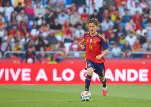 Fährt Spanien (im Bild: Gavi) gegen Underdog Kap Verde den erwartungsgemäß deutlichen Auftaktsieg ein? (© Magara Press SL / Alamy Stock Photo) Spanien Kap Verde Tipp