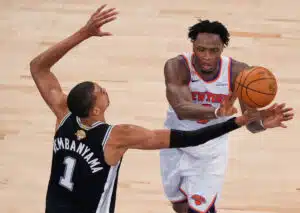 Macht OG Anunoby mit seinen Knicks in Game 5 der NBA Finals gegen die Spurs den Sack zu? (© Associated Press / Alamy Stock Photo) Macht OG Anunoby mit seinen Knicks in Game 5 der NBA Finals gegen die Spurs den Sack zu?