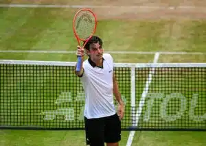 Holt sich Taylor Fritz (im Bild) gegen Frances Tiafoe seinen bereits sechsten Einzeltitel auf Rasen auf der ATP Tour? (© dpa picture alliance / Alamy Stock Photo) Taylor Fritz Frances Tiafoe Tipp