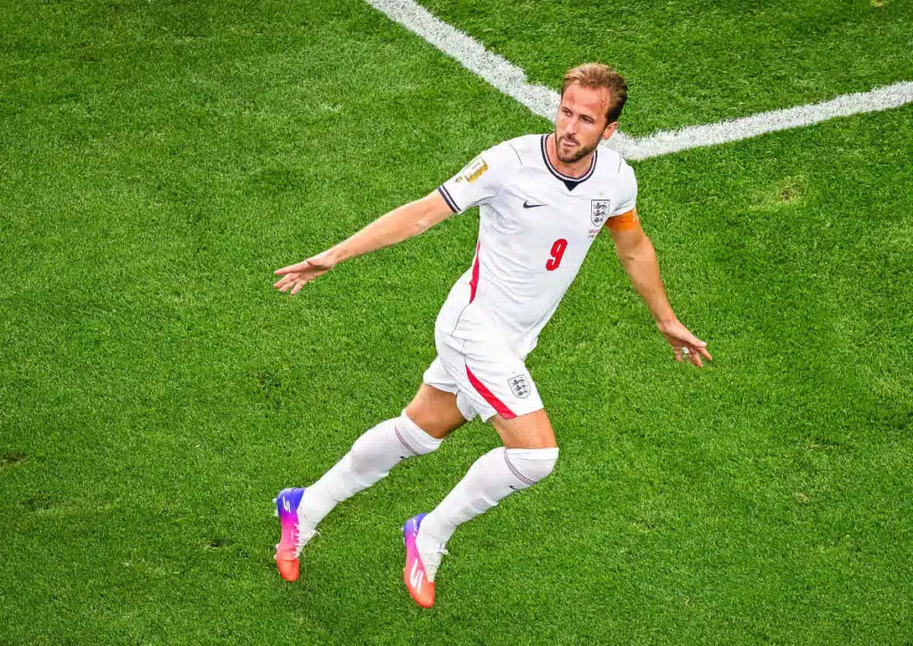 Fegt England auch über Ghana hinweg? Die "BETSiE" ist guter Dinge... (© Associated Press / Alamy Stock Photo) Fegt England auch über Ghana hinweg? Die "BETSiE" ist guter Dinge...