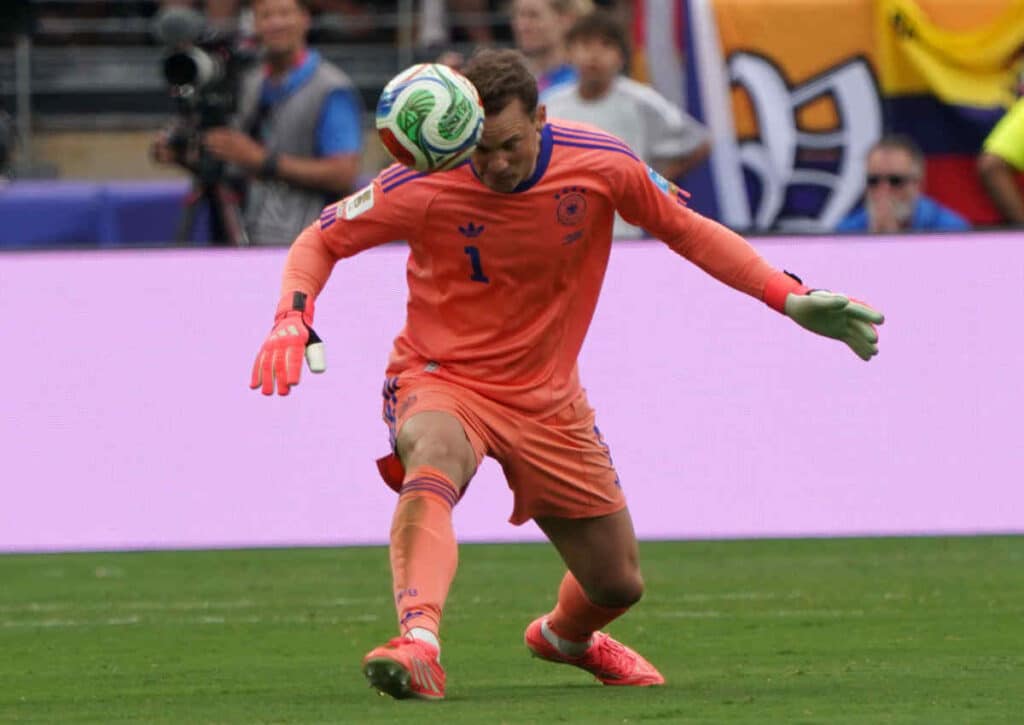 Muss sich die DFB-Elf um Manuel Neuer gegen Paraguay in Geduld üben? Die BETSiE befürchtet es...