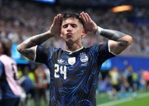 Wird das WM-Finale torarm oder kann Argentinien (im Bild: Enzo Fernandez) das spanische Abwehrbollwerk knacken? (© PA Images / Alamy Stock Photo) WM 2026 – Torwetten Tipps für das Finale sowie Spiel um Platz 3