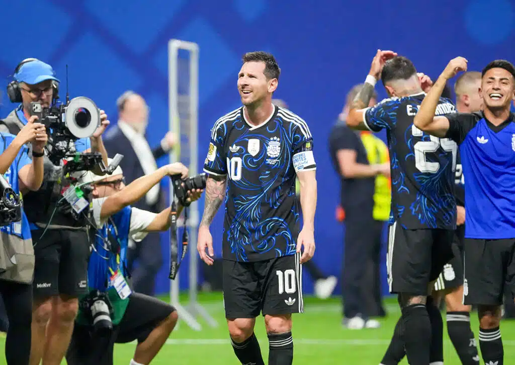 Lionel Messi (im Bild), der mit Argentinien im WM-Finale steht, ist der große "Golden Ball"-Favorit! (© ZUMA Press, Inc. / Alamy Stock Photo) Lionel Messi Argentinien WM 2026